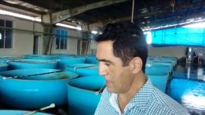 صحبت‌های پرورش دهنده نمونه کشوری هنگام تحویل بچه ماهیان خاویاری از مرکز بازسازی و حفاظت از ذخائر شهید رجایی ساری