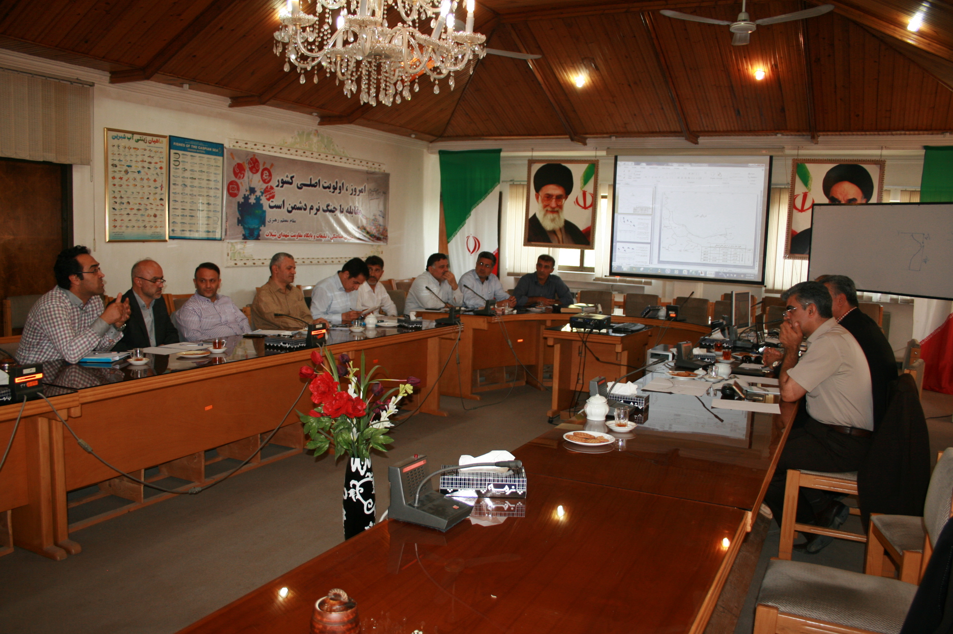 " برگزاری جلسه مکان یابی استقرارقفس های دریایی دراداره کل شیلات استان مازندران "