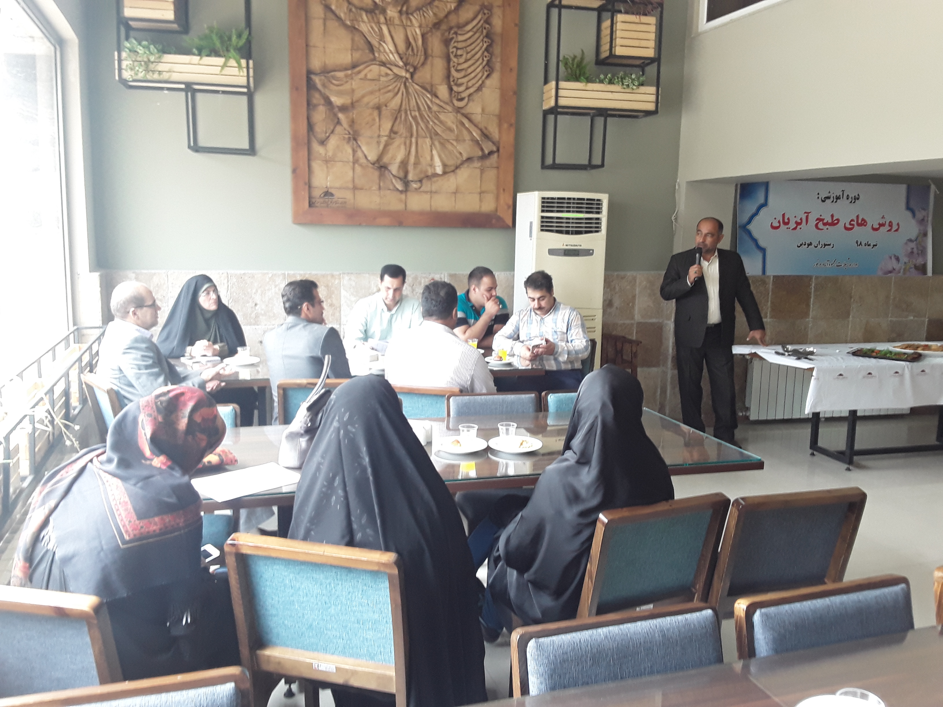 دوره آموزشی آشنایی با روش های مختلف طبخ ماهی درشهرستان محمودآباد برگزارشد