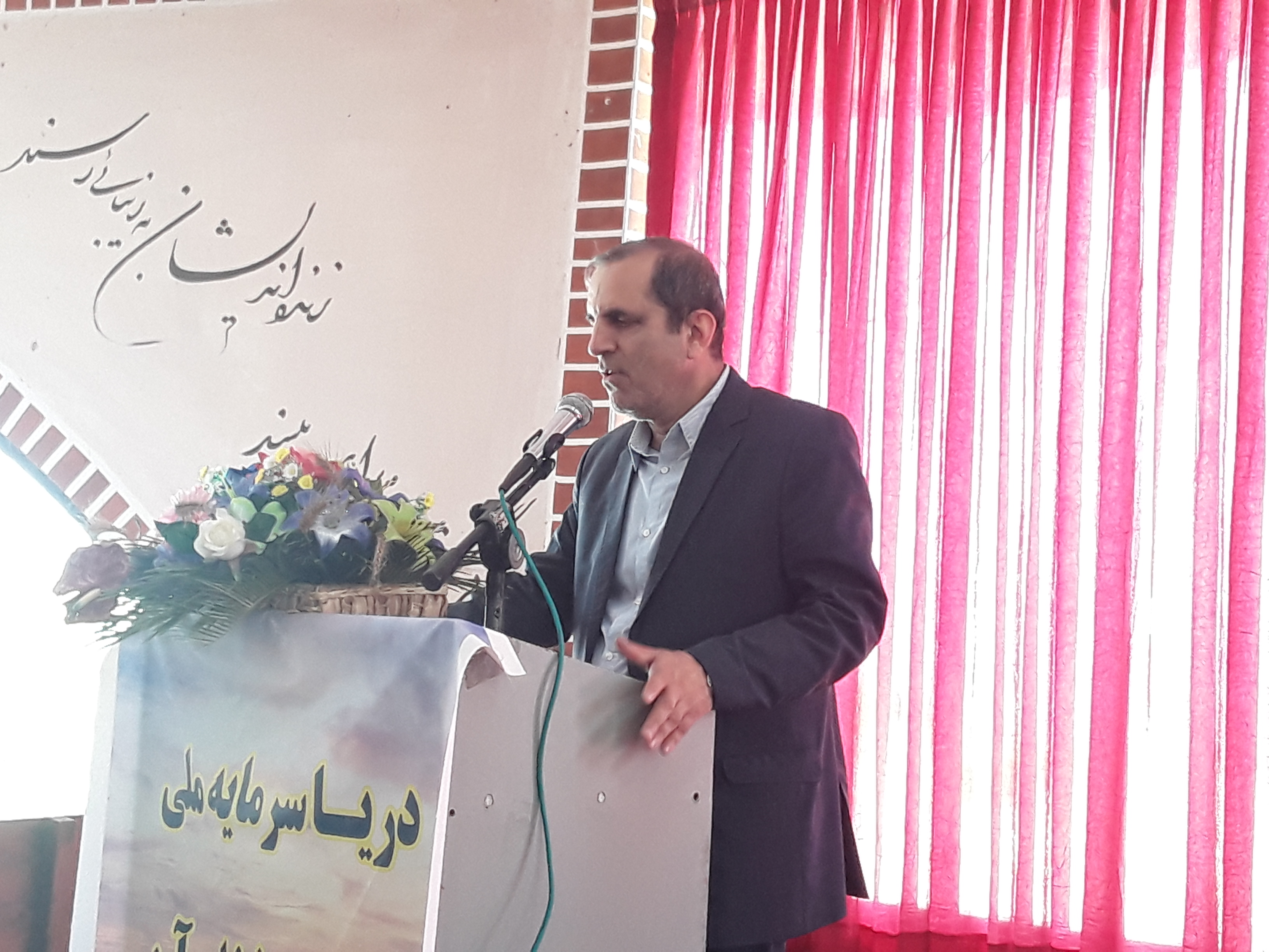  دکتریوسف نژادعضو هیات رﺋیسه مجلس شورای اسلامی ونماینده مردم شهرستانهای ساری و میاندرودتاکید کرد:  همه باید شیلات رادر بازسازی وحفاظت از ذخایر آبزیان دریا کمک ویاری نمایند