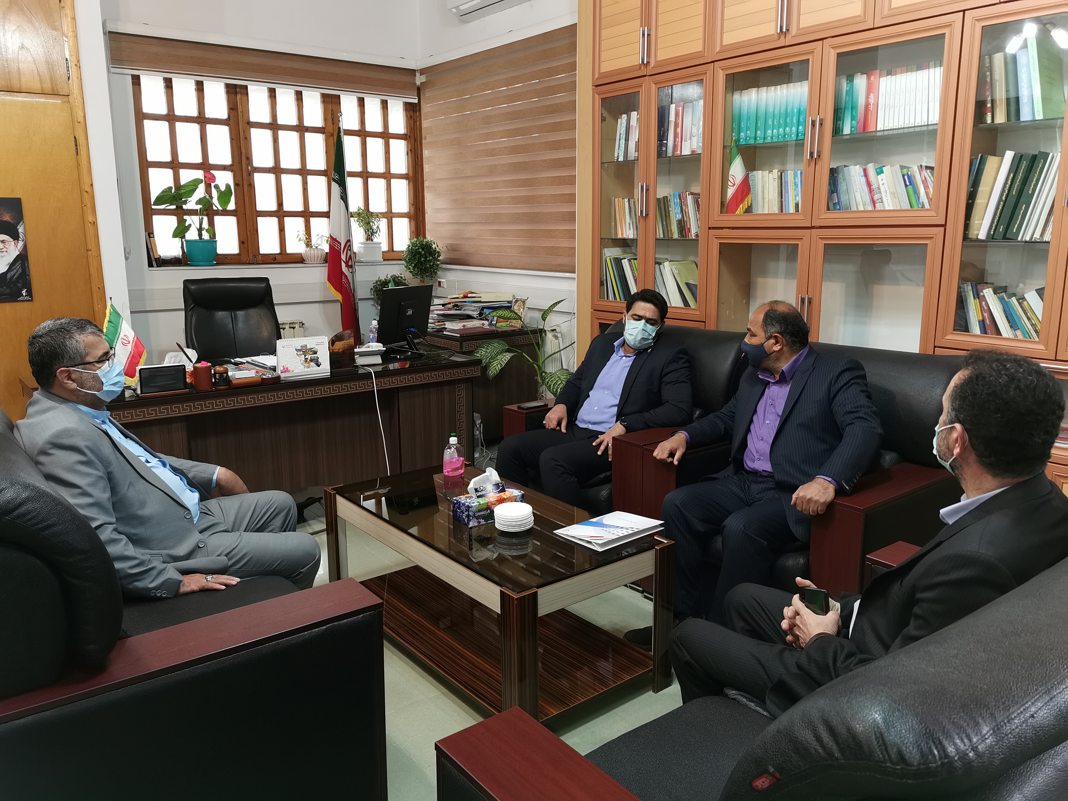 نشست صمیمی مدیرکل شیلات مازندران با فرماندار شهرستان محمودآباد 