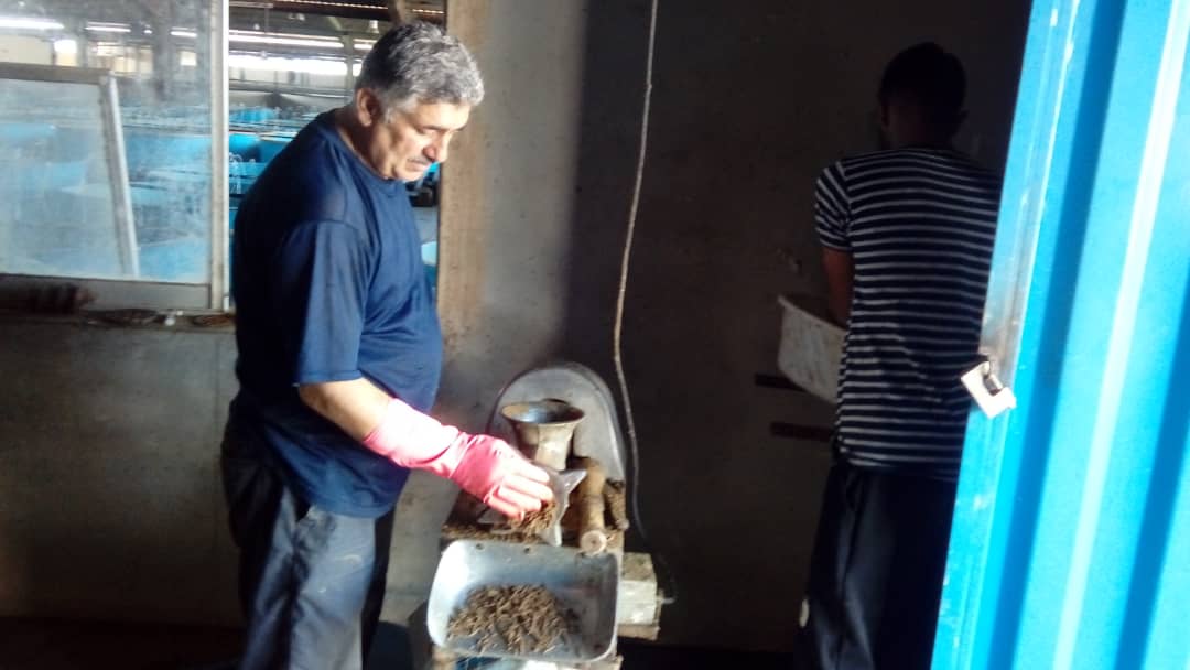 ساخت غذا نیمه تره در مرکز شهید رجایی