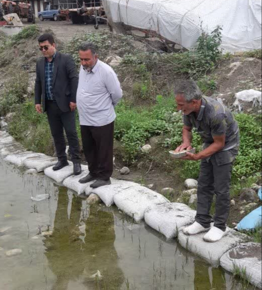 بازدید از جایگاه های کمک به تکثیر طبیعی ماهی سفید در حوزه فعالیت اداره شیلات شهرستان عباس آباد