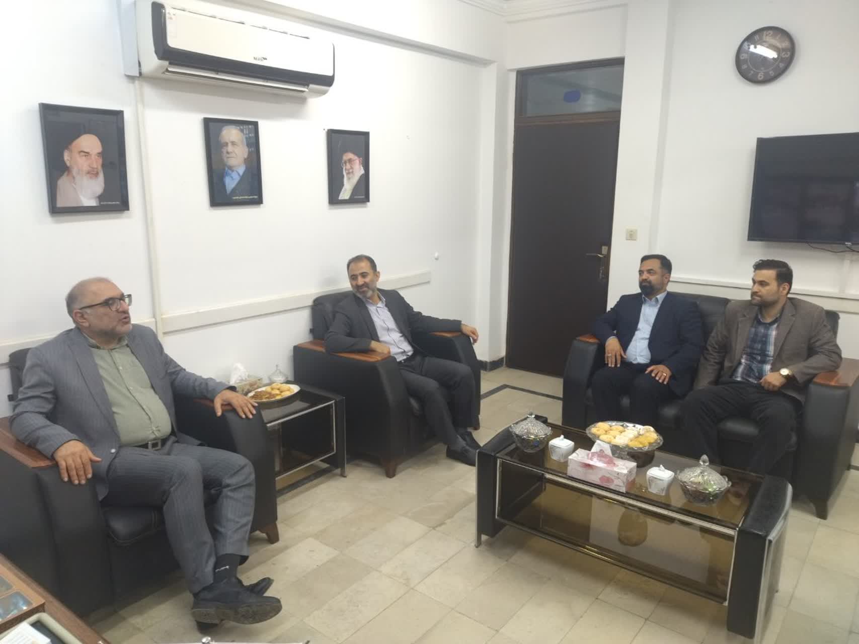 نشست مشترک فی مابین سرپرست اداره کل شیلات استان مازندران بامسئول سازمان بسیج ادارات
