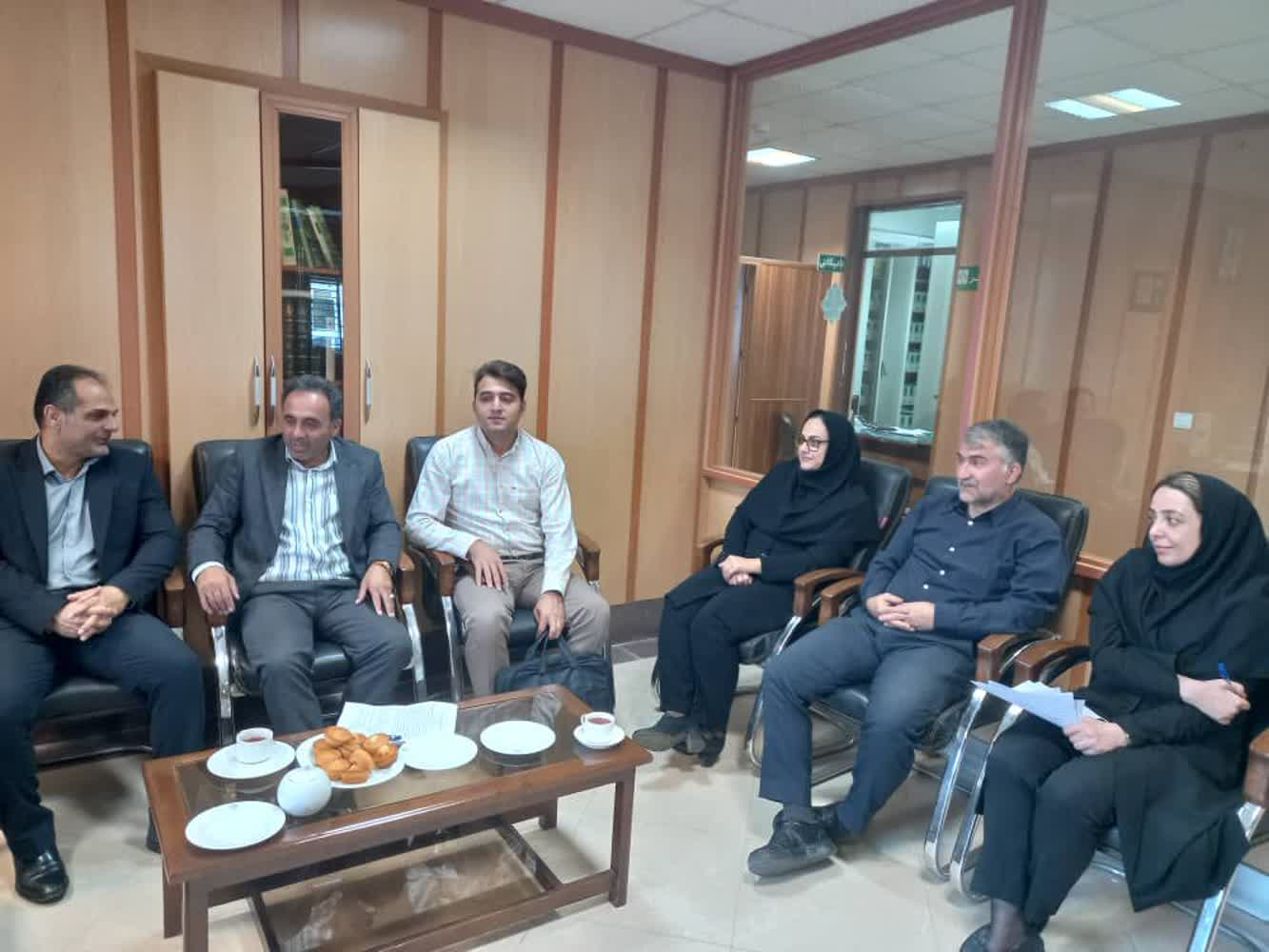 پیگیری مشکلات بیمه‌ای جامعه آبزی‌پروری در نشست مشترک شیلات و بانک کشاورزی 